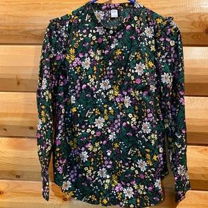 Old Navy floral button down shirt. Size small.